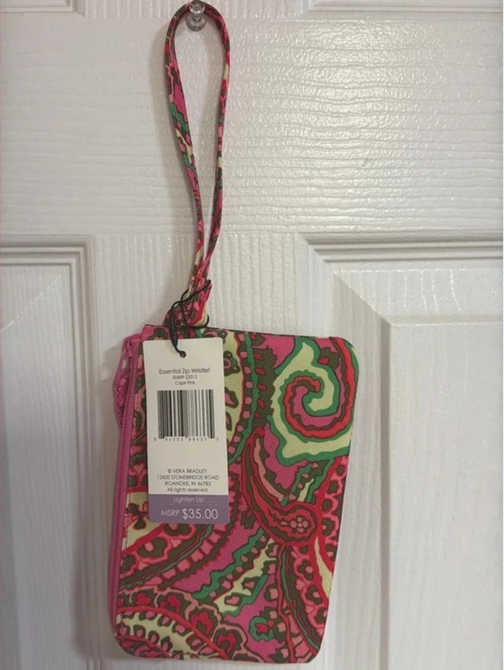 Vera. Bradley zip wristlet – NWT.